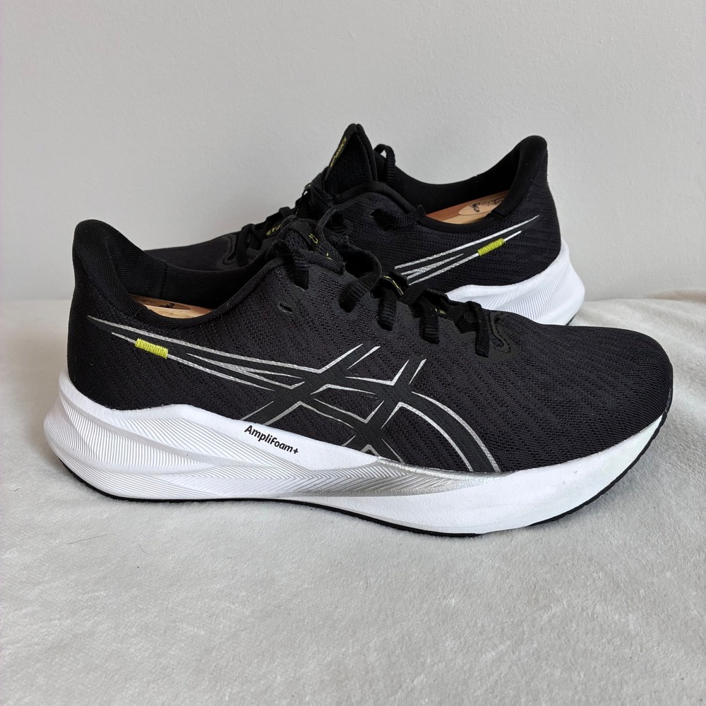Asics Versablast 4 Mens Black White Running Shoes 1012B775 Size 10